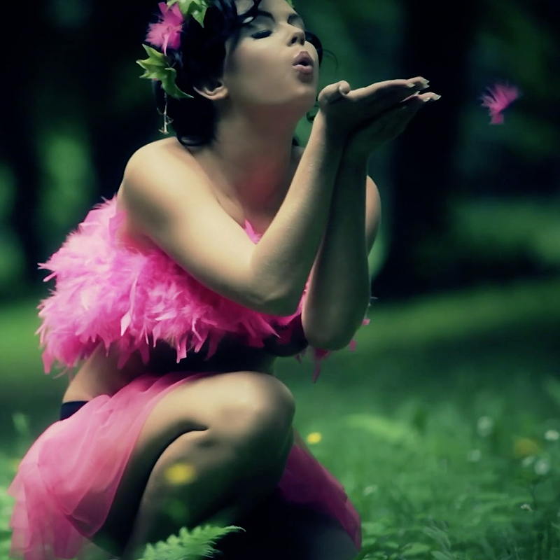 Cunniligus - Real life couple Sam and Tony engage in some very intense cunnilingus and oral sex.